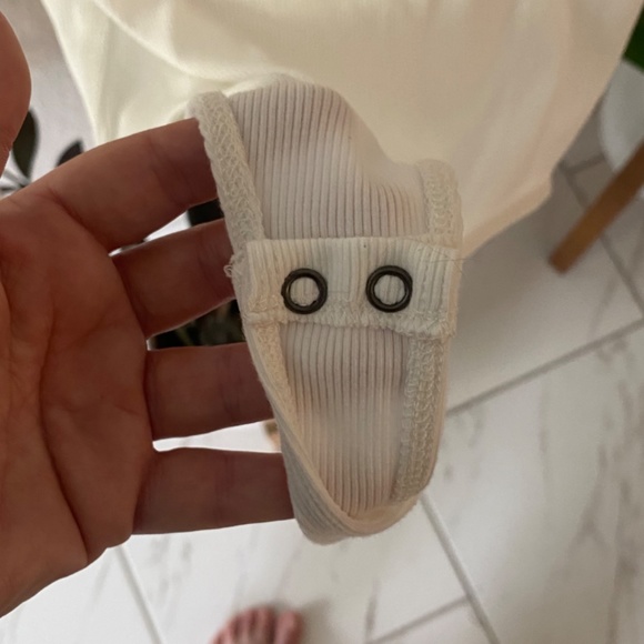 AMERICAN EAGLE OUTFITTERS - NWOT Henley Ribbed Bodysuit - Picture 7 of 7